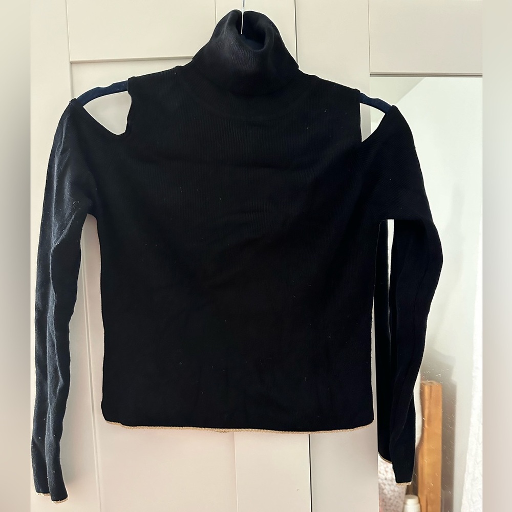 ZARA Black Cut-Out Turtleneck Sweater❤️🌸
